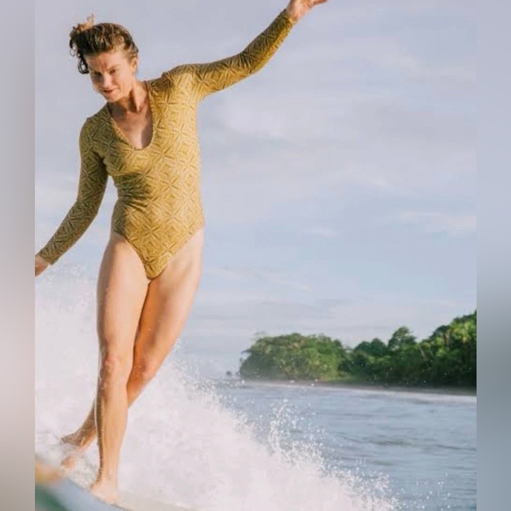 Free People Seea Valentina Surf Suit 1 Pc Swimsuit Textured Sandshell - Picture 2 of 7
